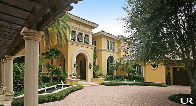 Luxury Real Estate in Naples